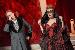 05_-_Nacht-in-Venedig_Ralf_Simon__Julie_Martin_du_Theil__Foto_Nilz_Boehme_HPK761