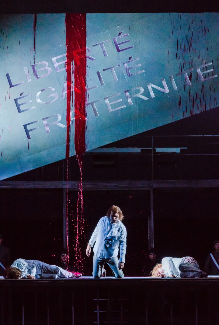 08_DantonsTod_Peter_Bording__Ensemble__c___KirstenNijhof_DSC6532